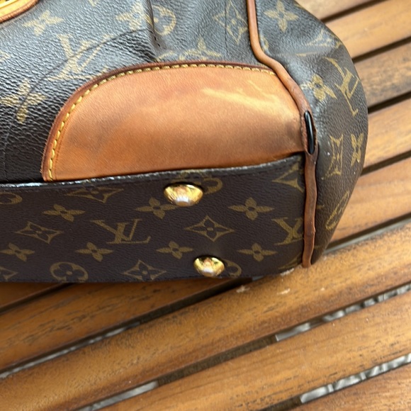 Louis Vuitton Monogram Canvas Beverly MM Bag - Picture 8 of 15